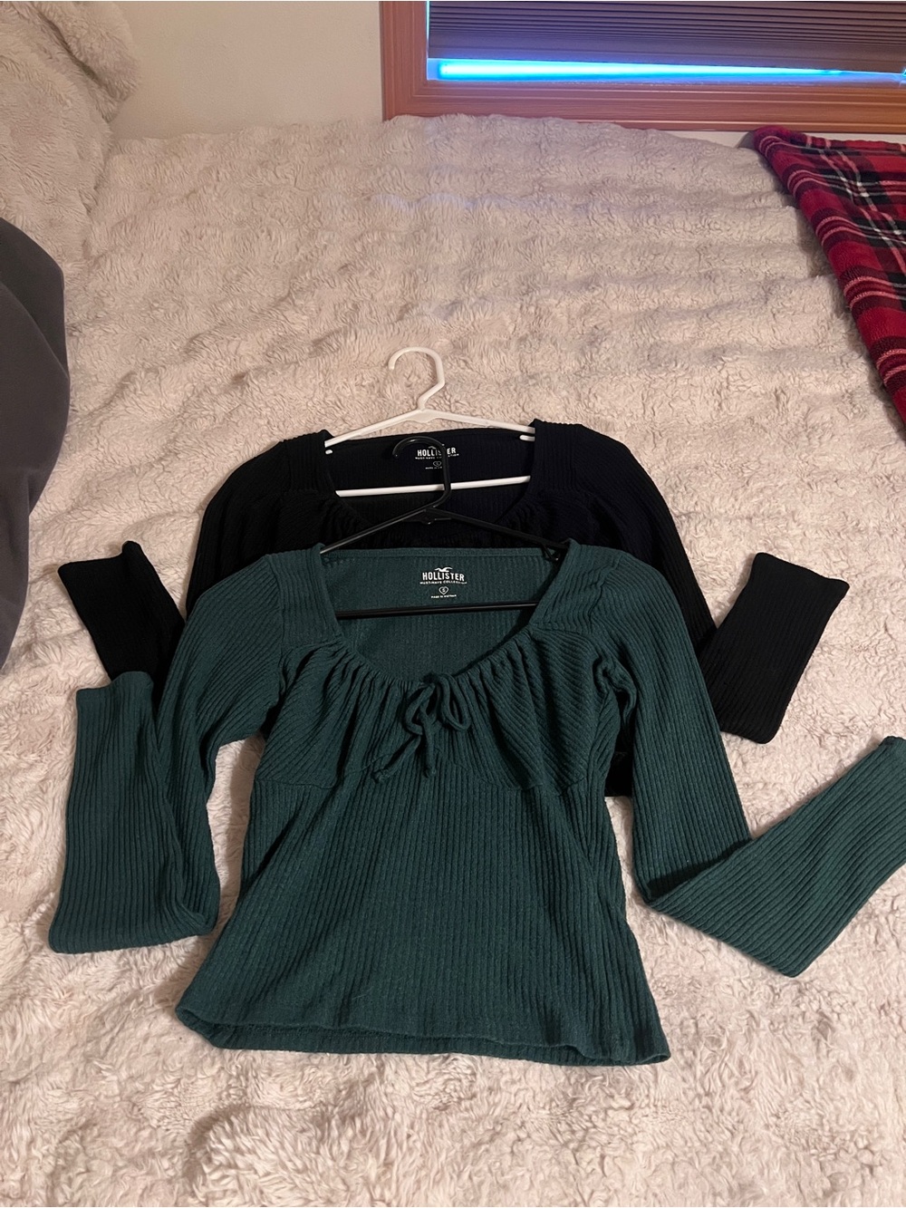 Hollister Dark Green and Black Long Sleeve Cinched Top